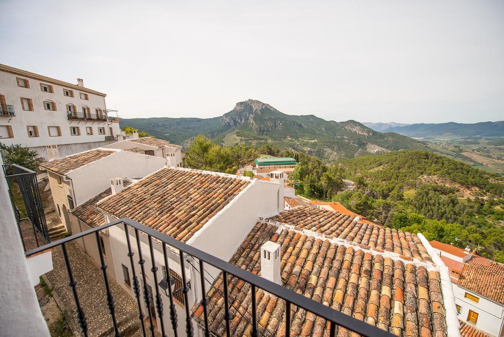 Alojamientos Messia De Leiva Segura de la Sierra Bagian luar foto