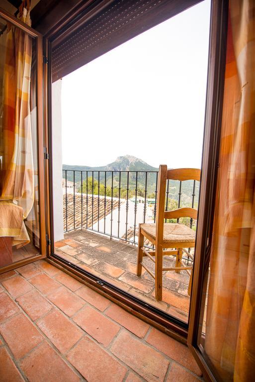 Alojamientos Messia De Leiva Segura de la Sierra Bagian luar foto